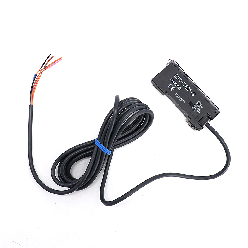 OMRON 欧姆龙 省配线接插件 E3X-CN12 5M