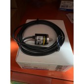 OMRON 欧姆龙 旋转编码器 E6A2-CW5C 500P/R 2M
