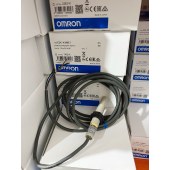 OMRON 欧姆龙 圆柱型传感器 E2K-X4ME1 2M