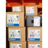 OMRON 欧姆龙 数字温控器 E5CC-RX2DSM-800
