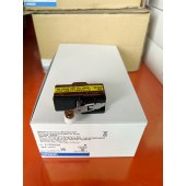 OMRON 欧姆龙 一般用基本开关 X-10GW22-B