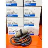 OMRON 欧姆龙 圆柱型传感器 E2K-X15MF1 2M