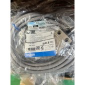 OMRON 欧姆龙 封闭式开关 
D4C-1232