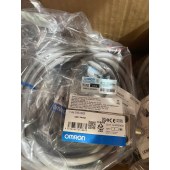 OMRON 欧姆龙 封闭式开关 
D4C-3202