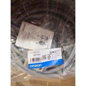 OMRON 欧姆龙 封闭式开关 
D4C-1203