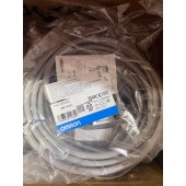 OMRON 欧姆龙 封闭式开关 
D4C-1332