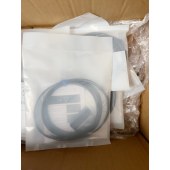 OMRON 欧姆龙 光纤传感器 E32-ZD200 2M