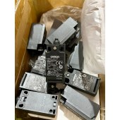 OMRON 欧姆龙 安全限位开关 D4NA-4131