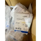 OMRON 欧姆龙 放大器内置型激光光电传感器 E3Z-LL86