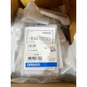 OMRON 欧姆龙 内置小型放大器型光电传感器 E3Z-D67