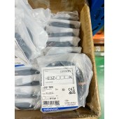 OMRON 欧姆龙 内置小型放大器型光电传感器 E3Z-T81K 2M