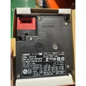 OMRON 欧姆龙 电磁锁定安全门开关 D4NL-4FFA-B