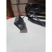 OMRON 欧姆龙 放大器内藏光电开关(中型)E3S-AD61 2M