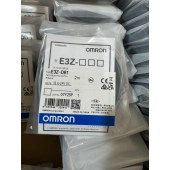 OMRON 欧姆龙 内置小型放大器型光电传感器 E3Z-D81 2M