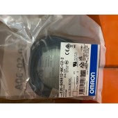 OMRON 欧姆龙 小径型接近传感器 E2E-S05S12-WC-C2-2 2M OMS