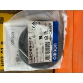 OMRON 欧姆龙 小径型接近传感器 E2E-C03SR8-WC-B1 2M OMS