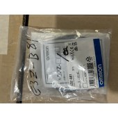 OMRON 欧姆龙 放大器内置型光电开关 (透明瓶型) E3Z-B81 2M