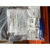OMRON 欧姆龙 耐油光电传感器 E3ZR-CT61D 2M