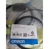 OMRON 欧姆龙 光纤传感器 E32-D211R 2M