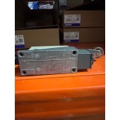 OMRON 欧姆龙 限位开关 D4V-8104SZ-N