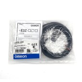 OMRON 欧姆龙 内置小型放大器型光电传感器 E3Z-D62 2M