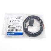 OMRON 欧姆龙 内置小型放大器型光电传感器 E3Z-D81 2M