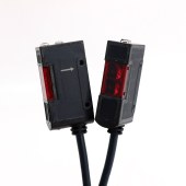 OMRON 欧姆龙 放大器内藏光电开关(中型)E3S-AT61 2M