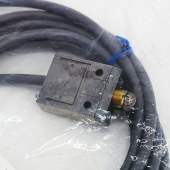 OMRON 欧姆龙 封闭式开关 D4C-6402